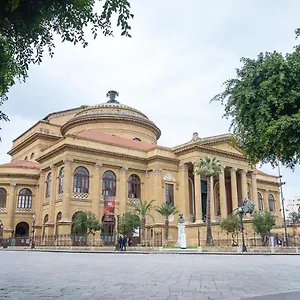 Into Vicino Al Teatro Massimo Frühstückspension Palermo